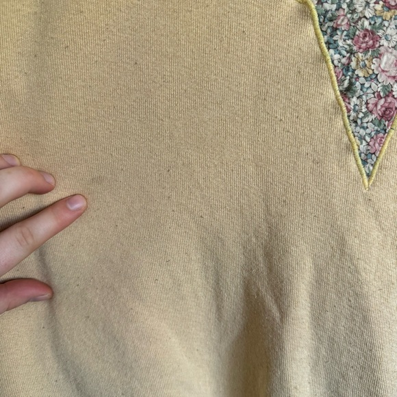 Vintage Quilted Pale Yellow Sweatshirt - Picture 6 of 7